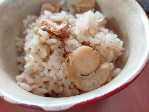 炊飯器で、ミニ帆立ごはん